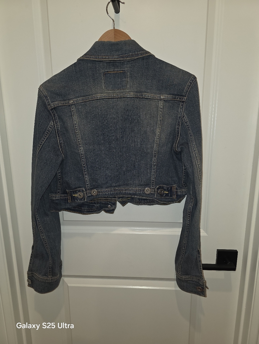 Levi Strauss Cropped Denim Jacket - Picture 3 of 3